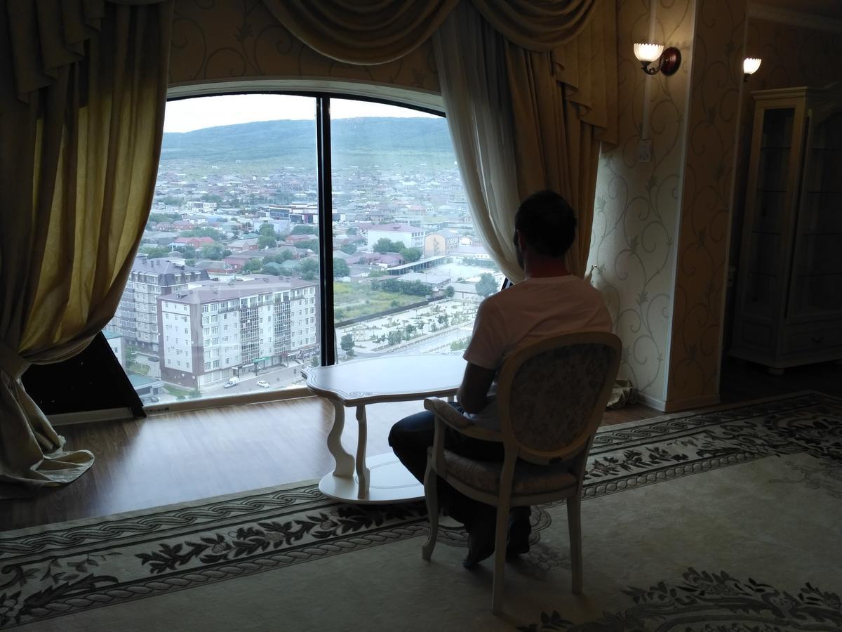 Hotel Kavkaz Gudermes 外观 照片